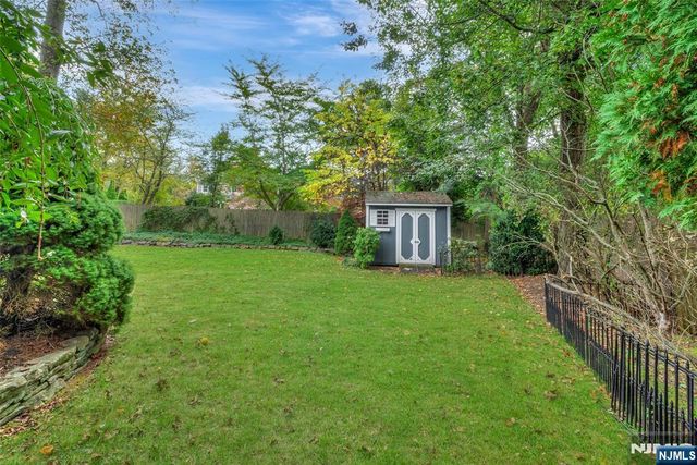 48 Oak Drive, Roseland, NJ 07068