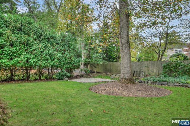 48 Oak Drive, Roseland, NJ 07068