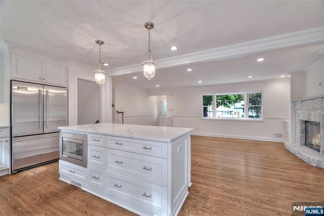 48 Oak Drive, Roseland, NJ 07068