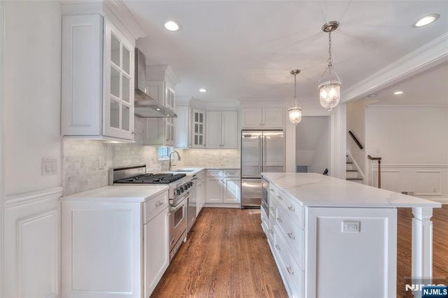 48 Oak Drive, Roseland, NJ 07068