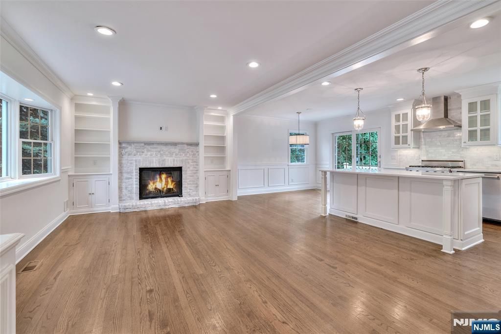 48 Oak Drive, Roseland, NJ 07068