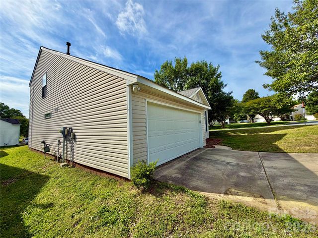 1938 Sunset Village Drive, Charlotte, NC 28216