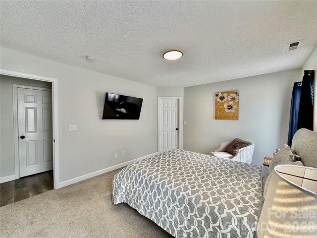 1938 Sunset Village Drive, Charlotte, NC 28216