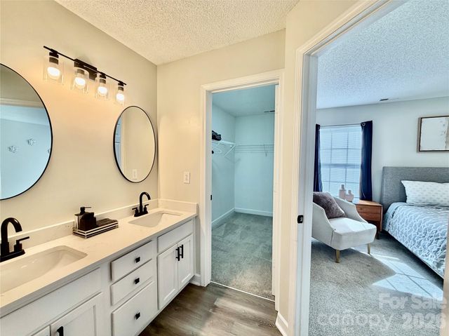 1938 Sunset Village Drive, Charlotte, NC 28216