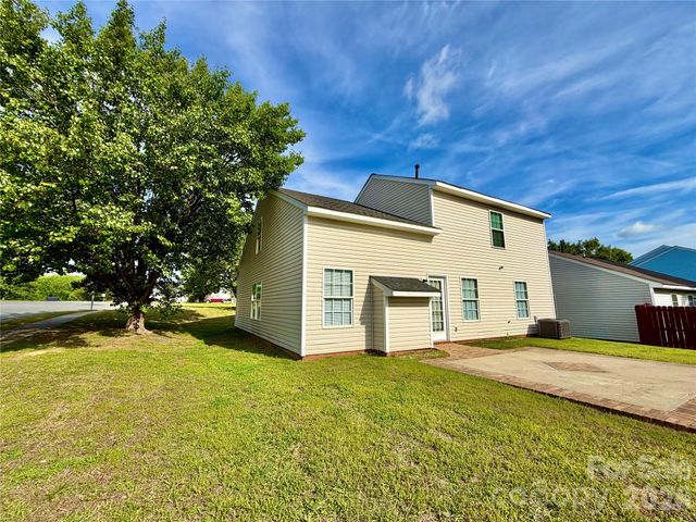 1938 Sunset Village Drive, Charlotte, NC 28216