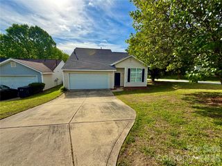 1938 Sunset Village Drive, Charlotte, NC 28216