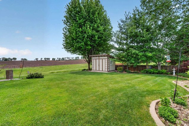 653 Autumn Wood Parkway, Deerfield, WI 53531