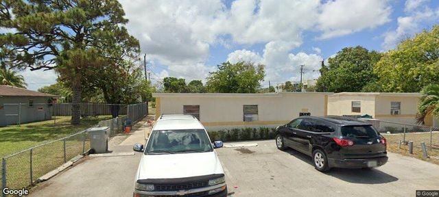 831 NW 17th Terrace 1-4, Pompano Beach, FL 33069