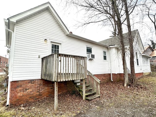 143 Emory St Apt C, Clarksville, TN 37040