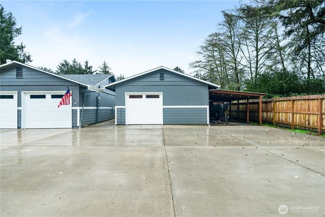 456 Snahapish Avenue SE, Ocean Shores, WA 98569