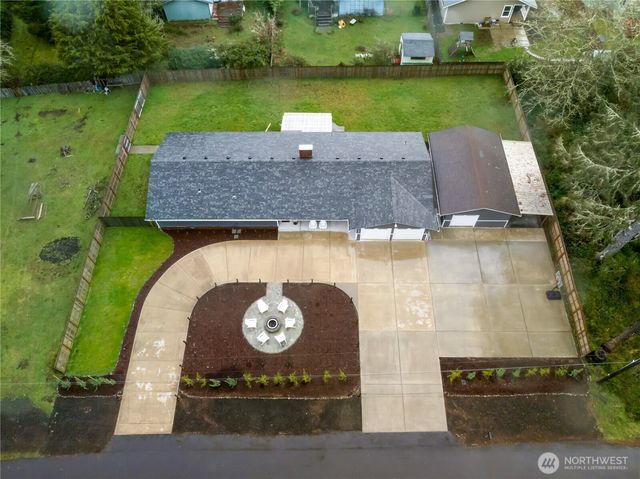 456 Snahapish Avenue SE, Ocean Shores, WA 98569