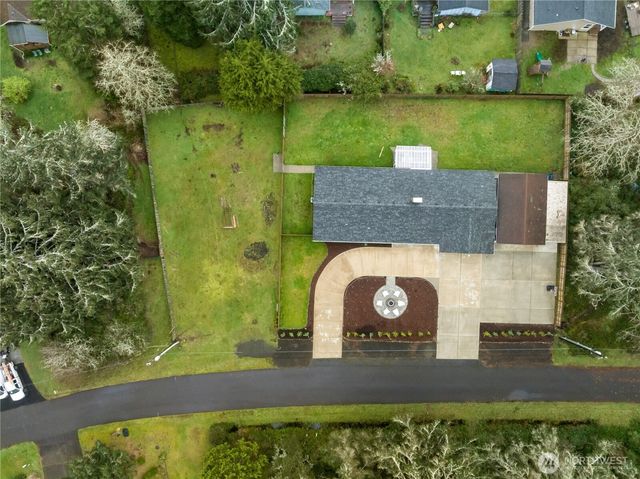 456 Snahapish Avenue SE, Ocean Shores, WA 98569