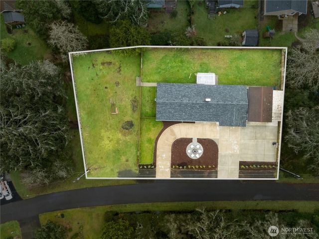 456 Snahapish Avenue SE, Ocean Shores, WA 98569