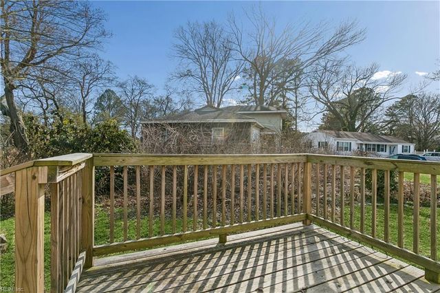 10 Westley CT, Hampton, VA 23669