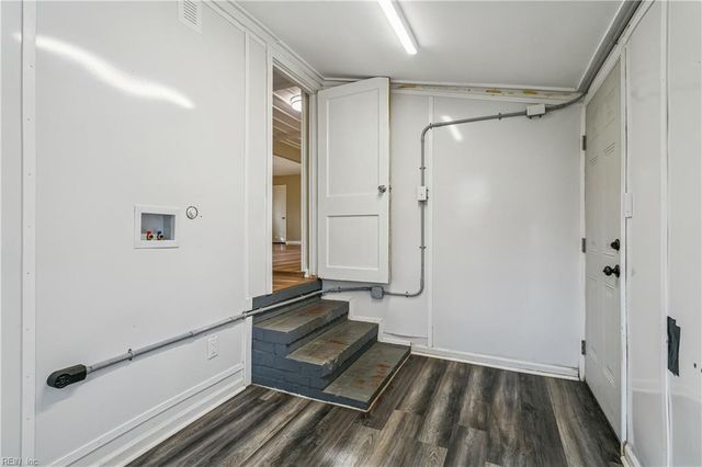 10 Westley CT, Hampton, VA 23669