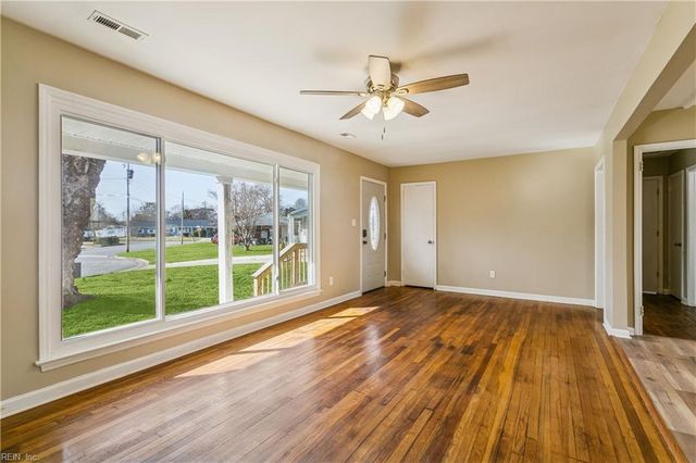 10 Westley CT, Hampton, VA 23669