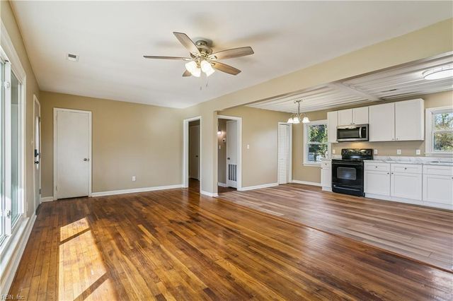 10 Westley CT, Hampton, VA 23669