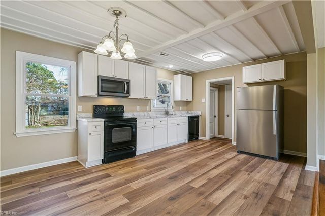 10 Westley CT, Hampton, VA 23669