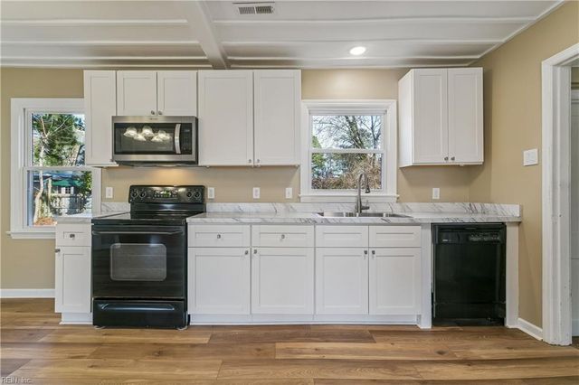 10 Westley CT, Hampton, VA 23669