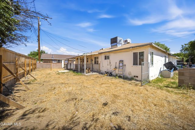 44135 11th Street, Lancaster, CA 93534