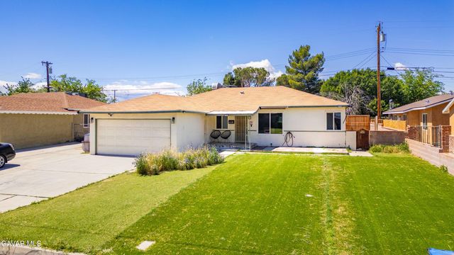 44135 11th Street, Lancaster, CA 93534