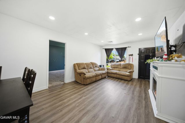 44135 11th Street, Lancaster, CA 93534