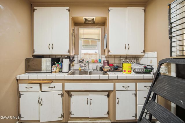 44135 11th Street, Lancaster, CA 93534