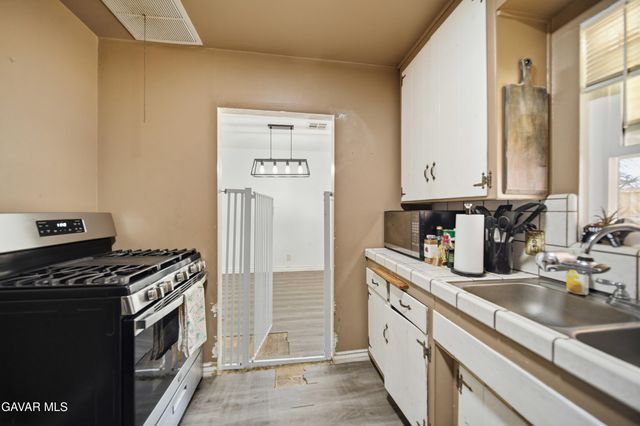 44135 11th Street, Lancaster, CA 93534