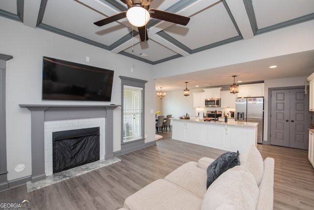 121 Locks Heath Court, Perry, GA 31069