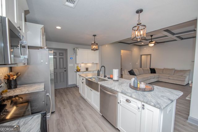 121 Locks Heath Court, Perry, GA 31069