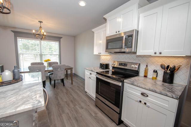 121 Locks Heath Court, Perry, GA 31069