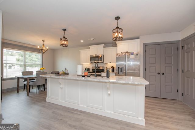 121 Locks Heath Court, Perry, GA 31069