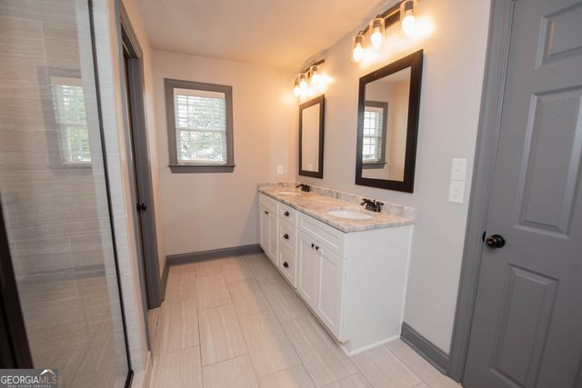 121 Locks Heath Court, Perry, GA 31069
