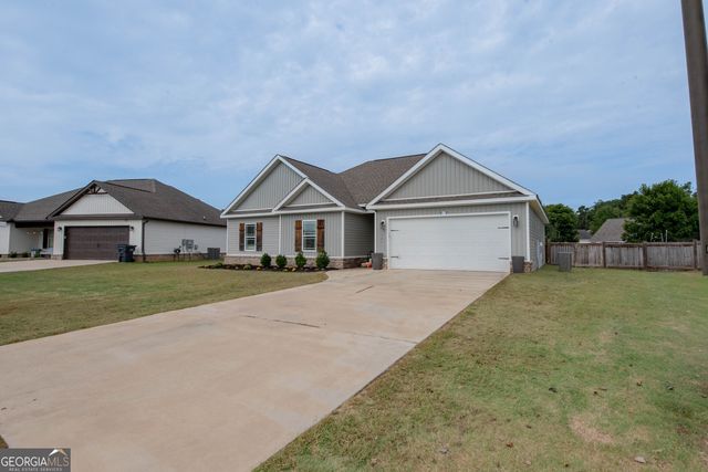 121 Locks Heath Court, Perry, GA 31069