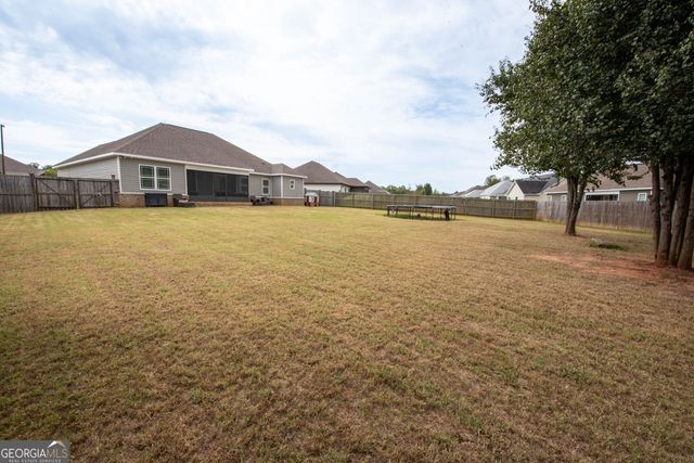 121 Locks Heath Court, Perry, GA 31069