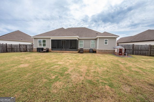 121 Locks Heath Court, Perry, GA 31069