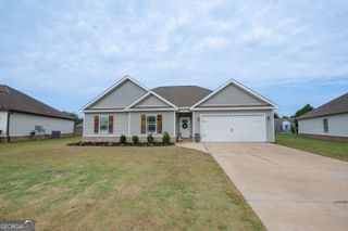 121 Locks Heath Court, Perry, GA 31069