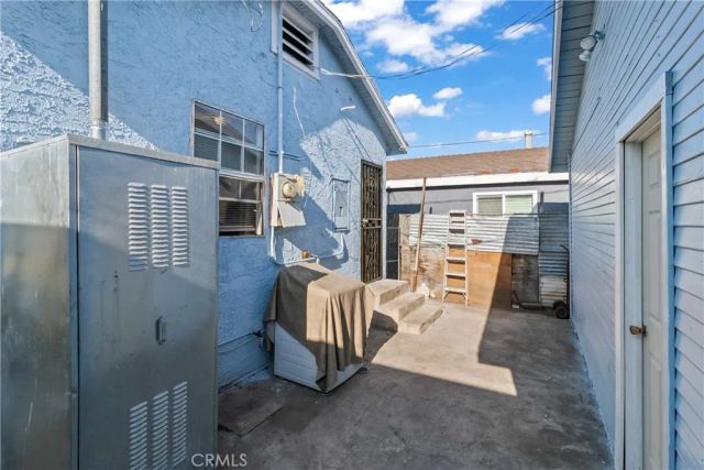 1766 E 105th, Los Angeles, CA 90002