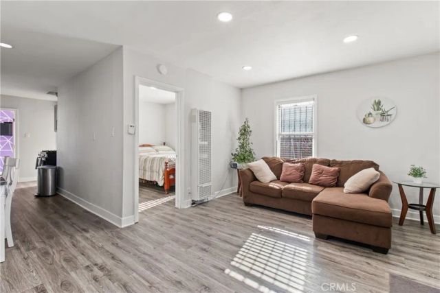 1766 E 105th, Los Angeles, CA 90002