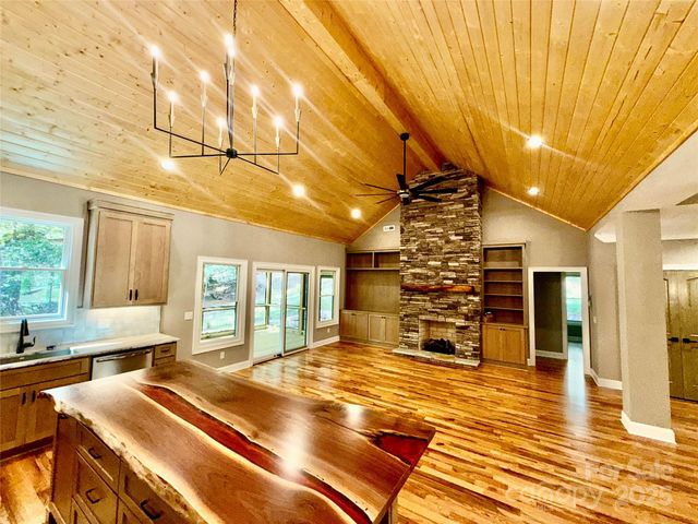 230 Catatoga Path, Brevard, NC 28712