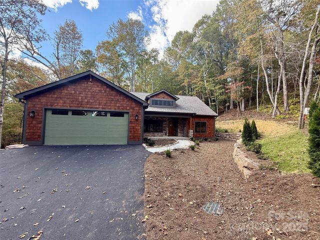 230 Catatoga Path, Brevard, NC 28712