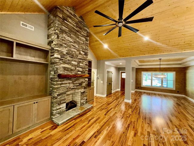 230 Catatoga Path, Brevard, NC 28712