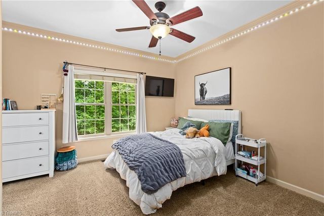 1215 Netterillo Drive, Winston-salem, NC 27103