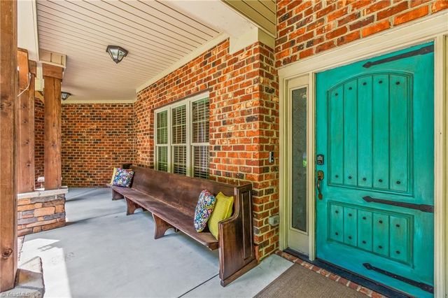 1215 Netterillo Drive, Winston-salem, NC 27103