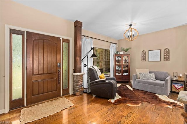 1215 Netterillo Drive, Winston-salem, NC 27103