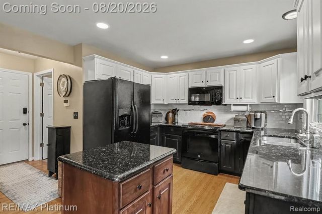 3020 Patriot Square, Davisburg, MI 48350