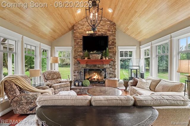 3020 Patriot Square, Davisburg, MI 48350