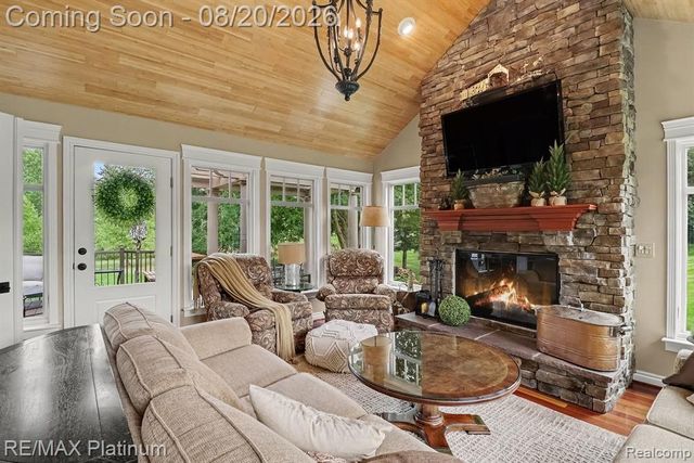 3020 Patriot Square, Davisburg, MI 48350