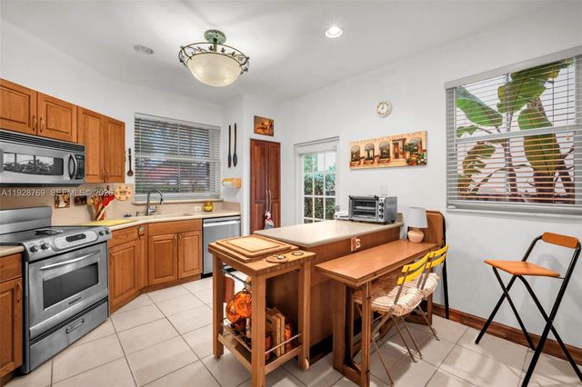 113 NW 73rd Terrace, Plantation, FL 33317