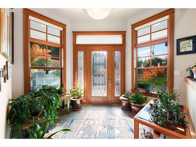 94190 KIRKENDALL Ln, North Bend, OR 97459